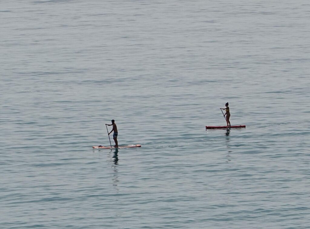 GRATIS PADDLE SURF CURSUS IN NERJA AANGEBODEN DOOR PROVINCIALE REGERING VAN MÁLAGA