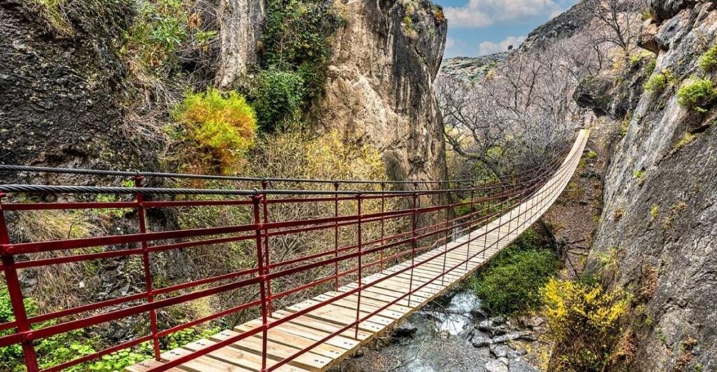 Begeleide wandelingen en fietstochten in de Sierra Nevada: Los Cahorros de Monachil canyon, Alpujarra en meer