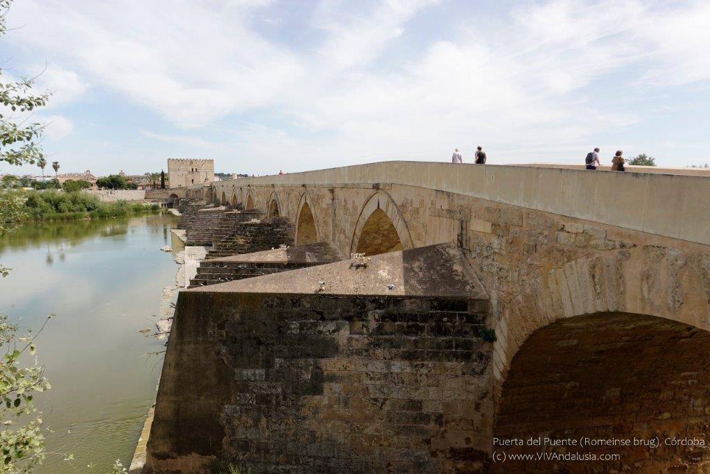 De betoverende charme van Córdoba: het verkennen van de Mezquita-kathedraal, de rivier en de Romeinse brug