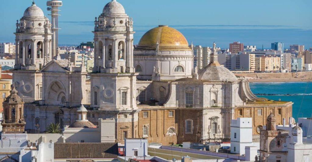 De Kathedraal van Cádiz: een glorieuze mix van architecturale stijlen
